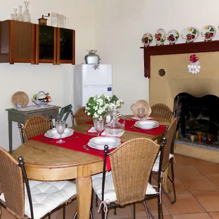Locazione Turistica Vecchia Scuola Διαμέρισμα *
